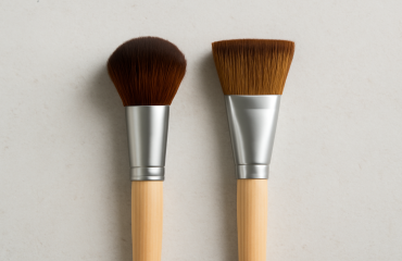 brosse ronde et plate cote a cote